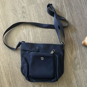 Lululemon Mini Bucket Bag in Midnight Blue